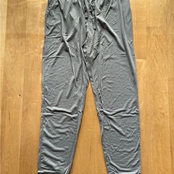 COPY - United Airline Business Class Pajamas - Picture 2 of 3